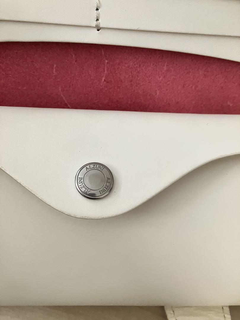 新品　未使用　アルズニ　ホワイト 長財布 本革