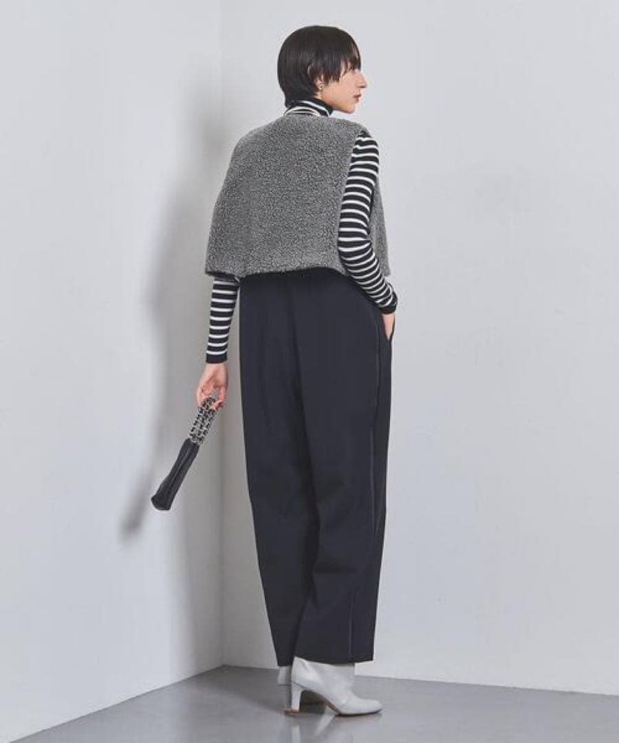 未使用品 SACRA サクラ ボア プードルファー ショートベスト ショートジレ 未使用品 SACRA サクラ ボア プードルファー ショートベスト ショートジレ