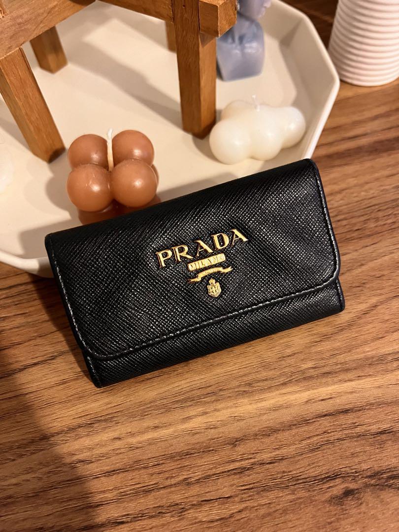 PRADA ブラックレザーキーケース