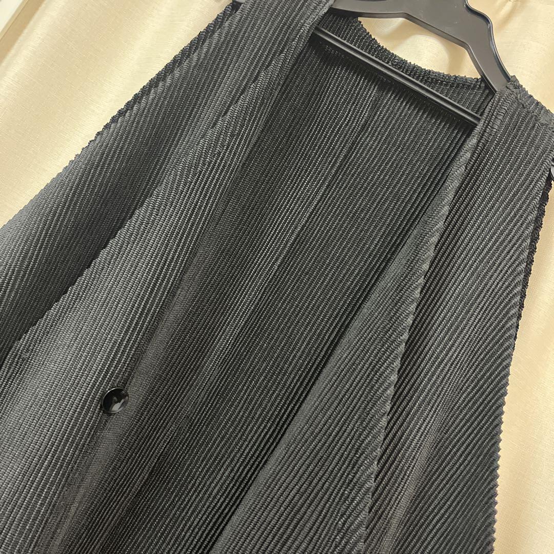 スペッチオ　ジレ　新品