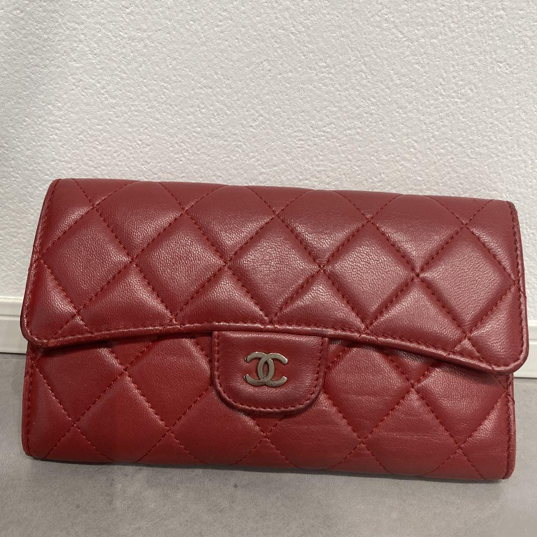 CHANEL 赤 ラムスキン　マトラッセ　長財布