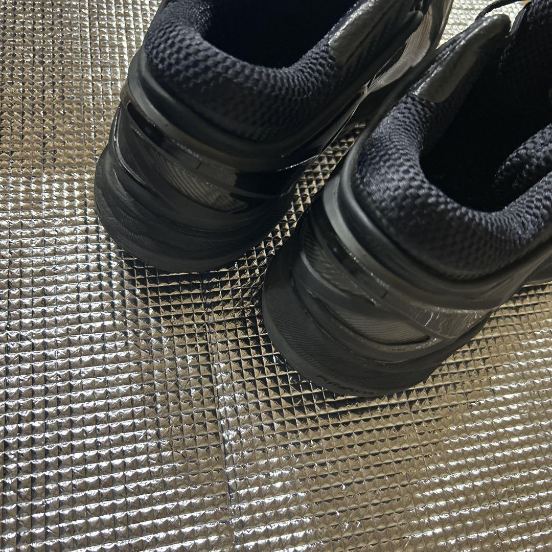 asics バッシュ