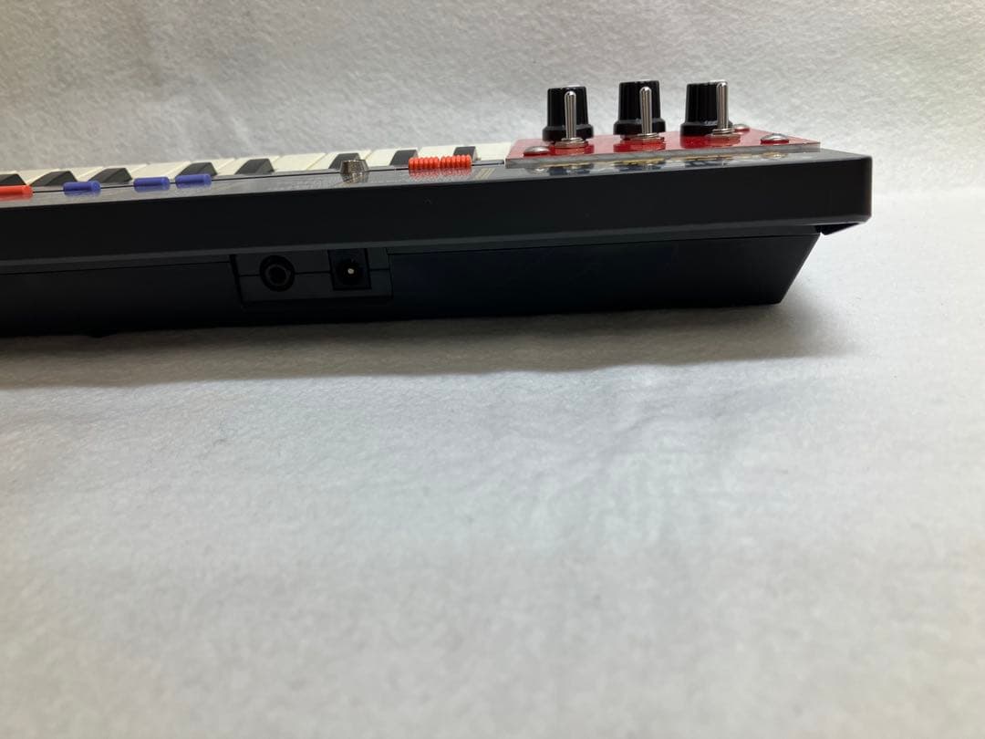 【サーキットベンディング】改造電子キーボード 【サーキットベンディング】改造電子キーボード