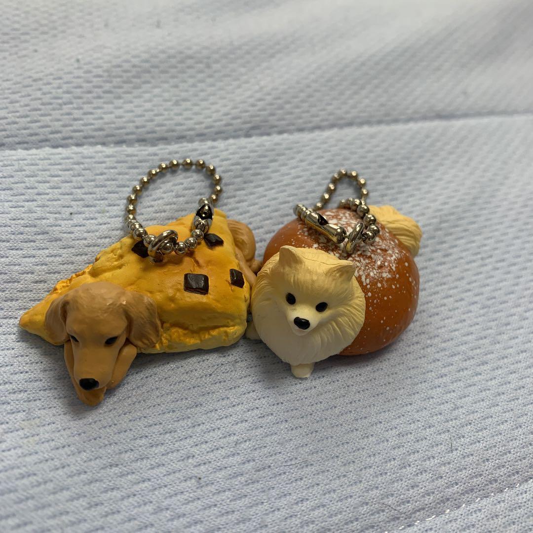 メルカリ パンやスコーンにくるまるワンちゃんキーホルダー キャラクターグッズ 400 中古や未使用のフリマ