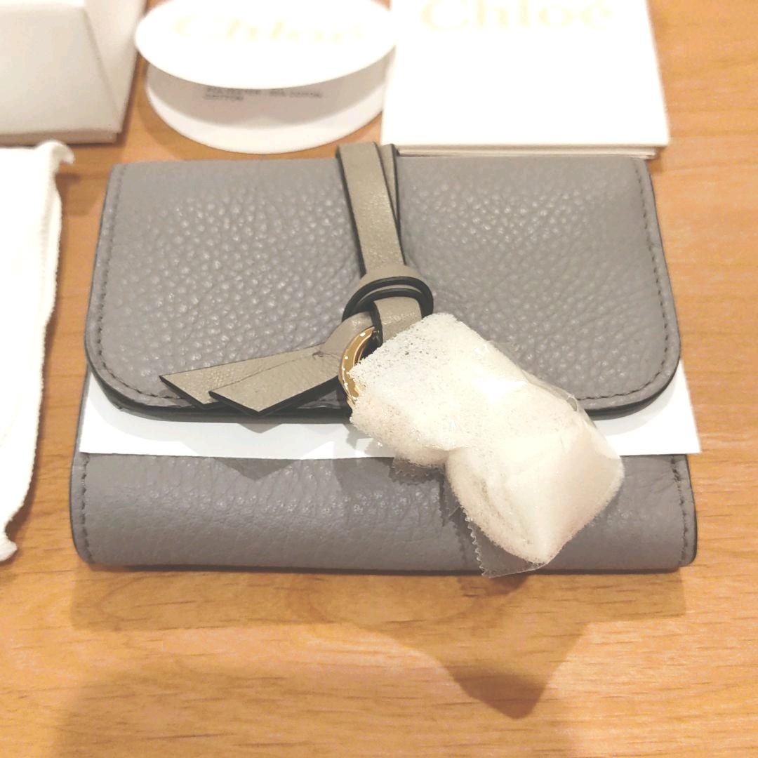 海外ブランド Chloeの折りたたみ財布。 折り財布 海外ブランド Chloeの折りたたみ財布。 折り財布