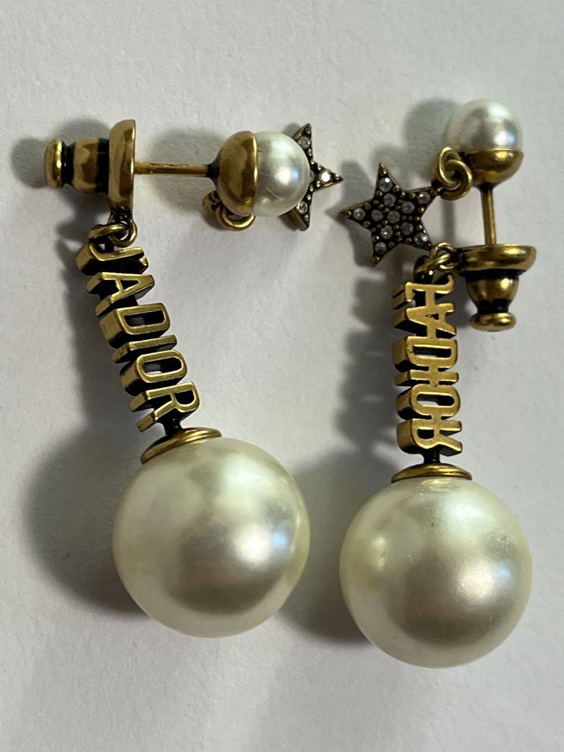 DIOR パールピアス