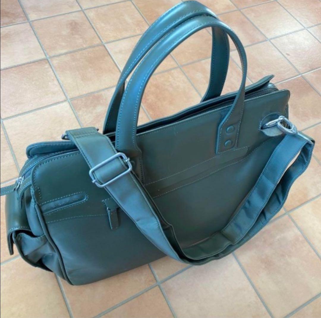 【美品】PIQUADRO ブリーフバッグ