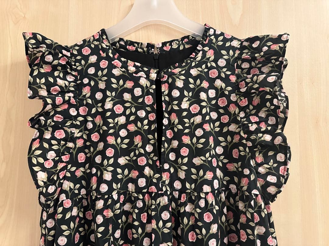 OBLI オブリ フラワーフリルワンピース 0サイズ 黒 花柄 ブラック OBLI オブリ フラワーフリルワンピース 0サイズ 黒 花柄 ブラック