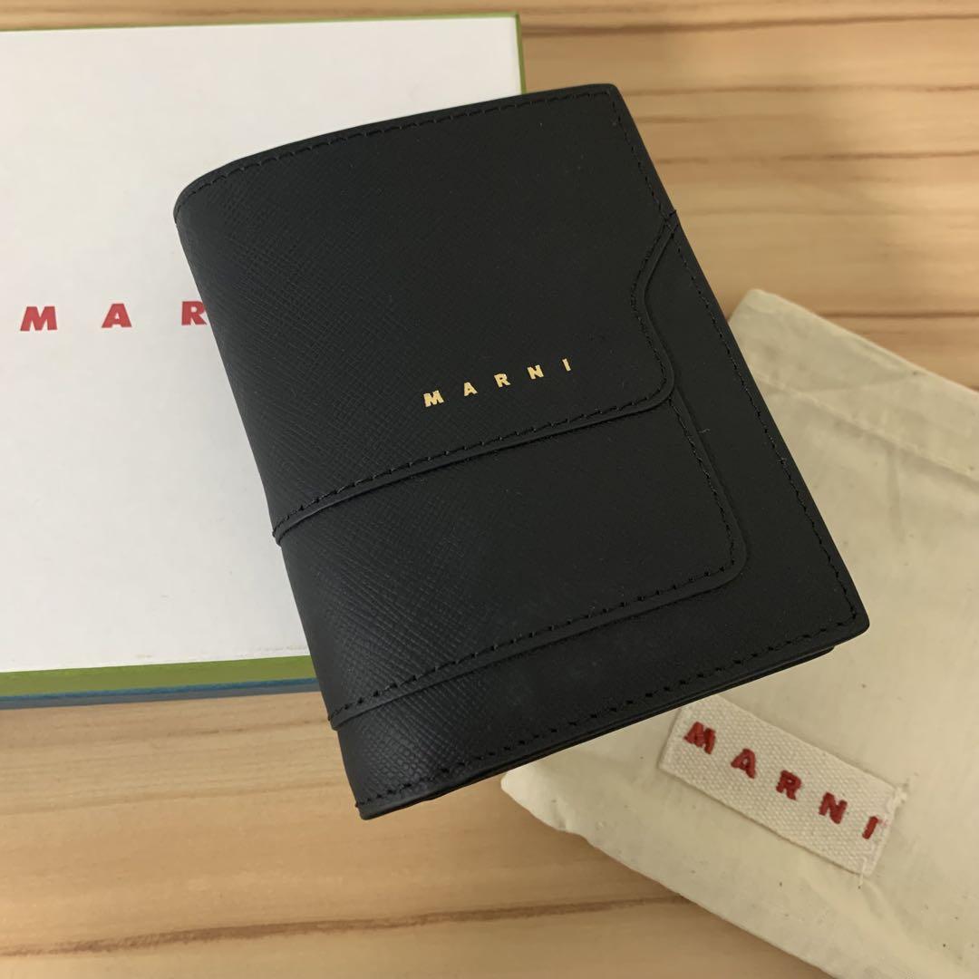 MARNI ブラック 二つ折り財布