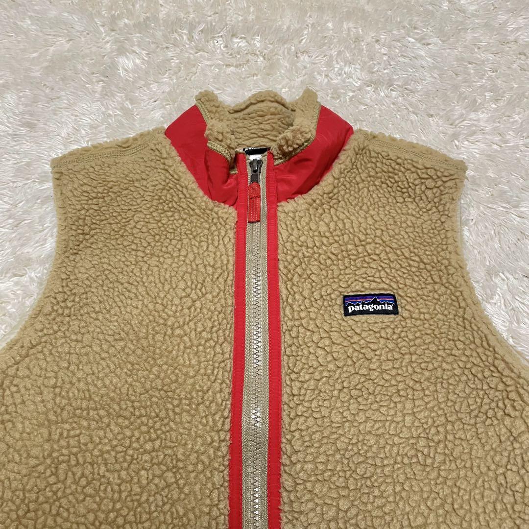 美品patagonia パタゴニア　フリースベスト ベージュ　レッド　ボアベスト