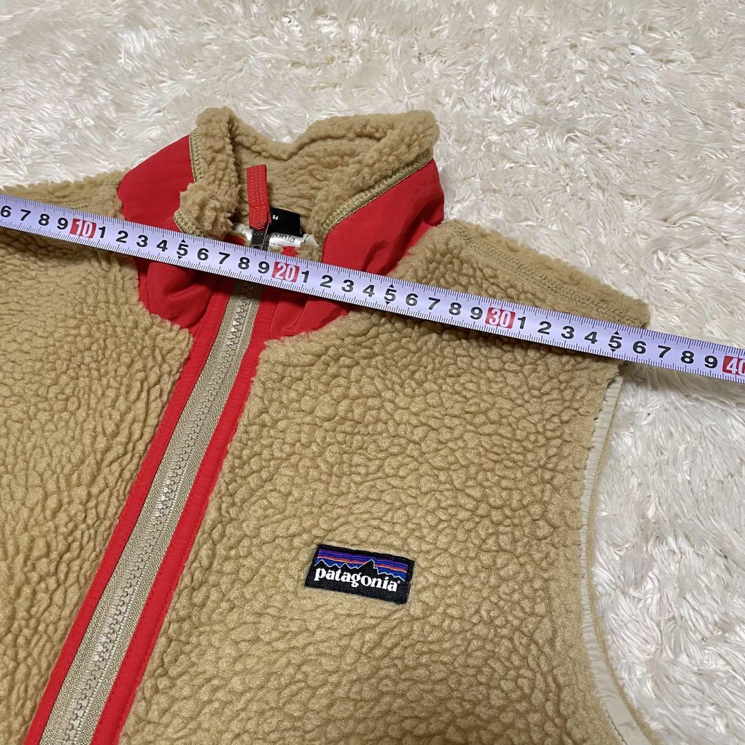 美品patagonia パタゴニア　フリースベスト ベージュ　レッド　ボアベスト