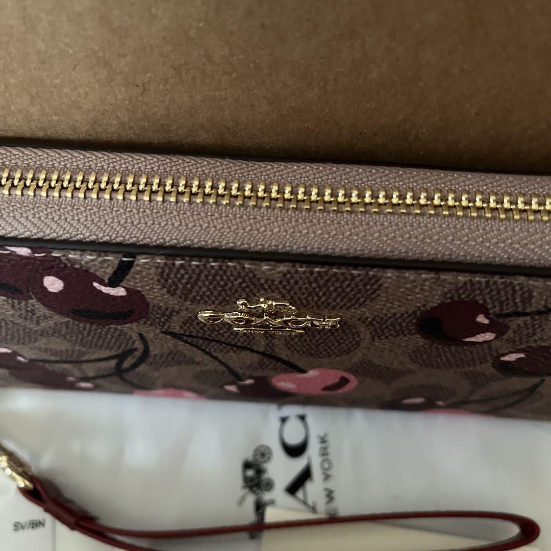 新作　コーチ 長財布 さくらんぼ シグネチャー