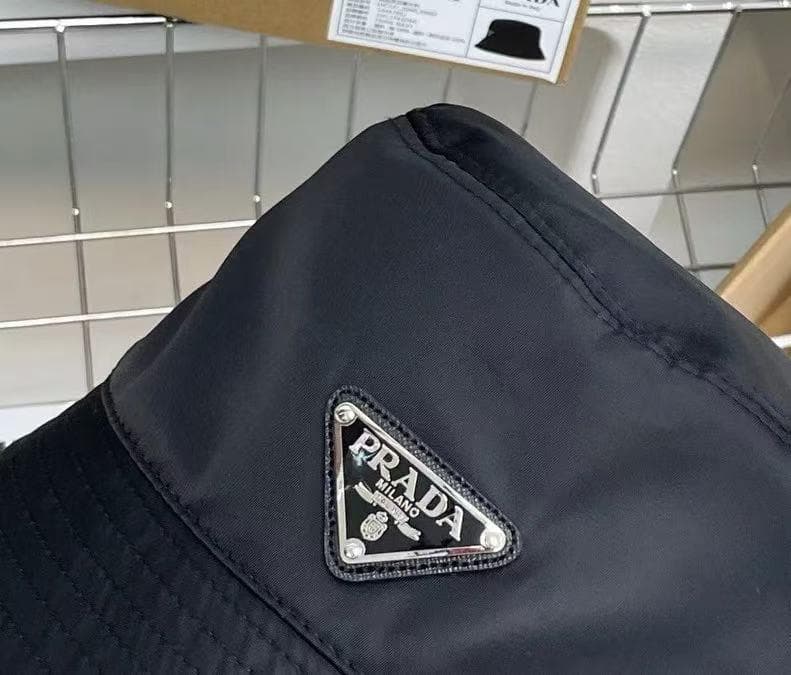 PRADA ブラック バケットハット