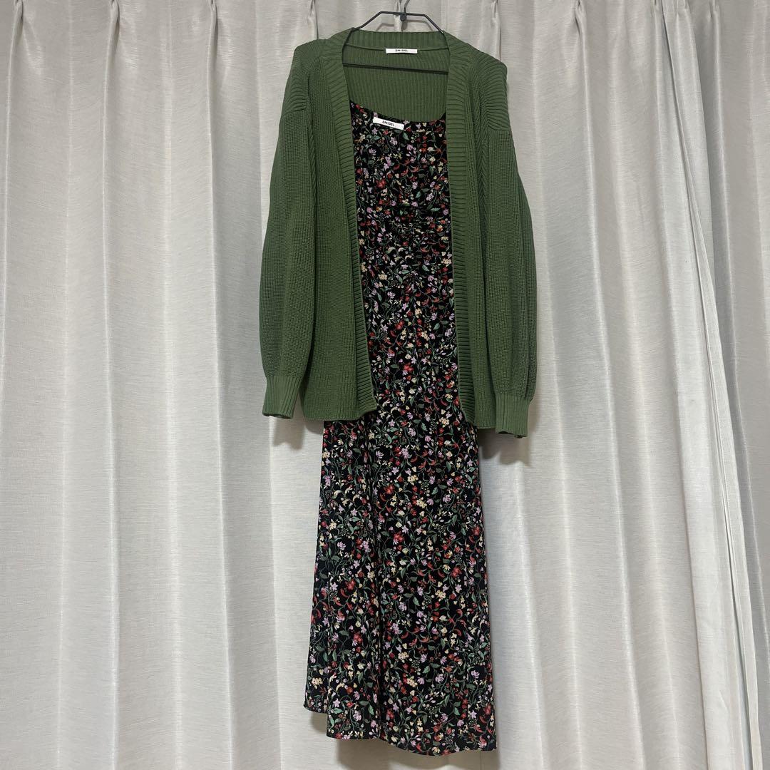 SNIDEL 花柄キャミワンピースとカーディガンセット