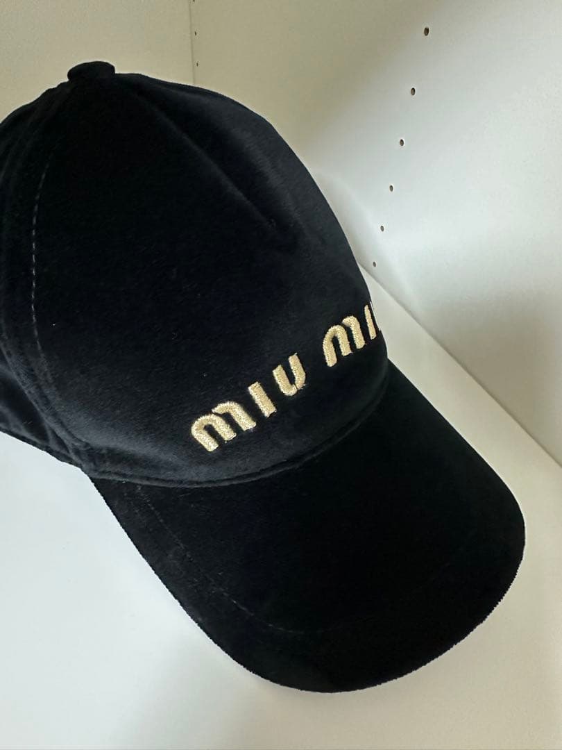 miumiuベロアロゴキャップ Sサイズ ゴールド刺繍 miumiuベロアロゴキャップ Sサイズ ゴールド刺繍