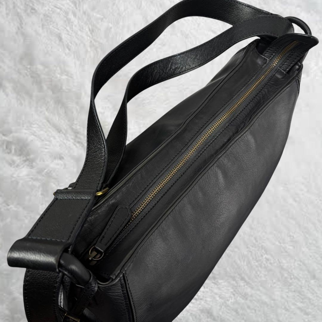 美品✨マザーハウス　ヨゾラ　M ショルダーバッグ　リュック　黒