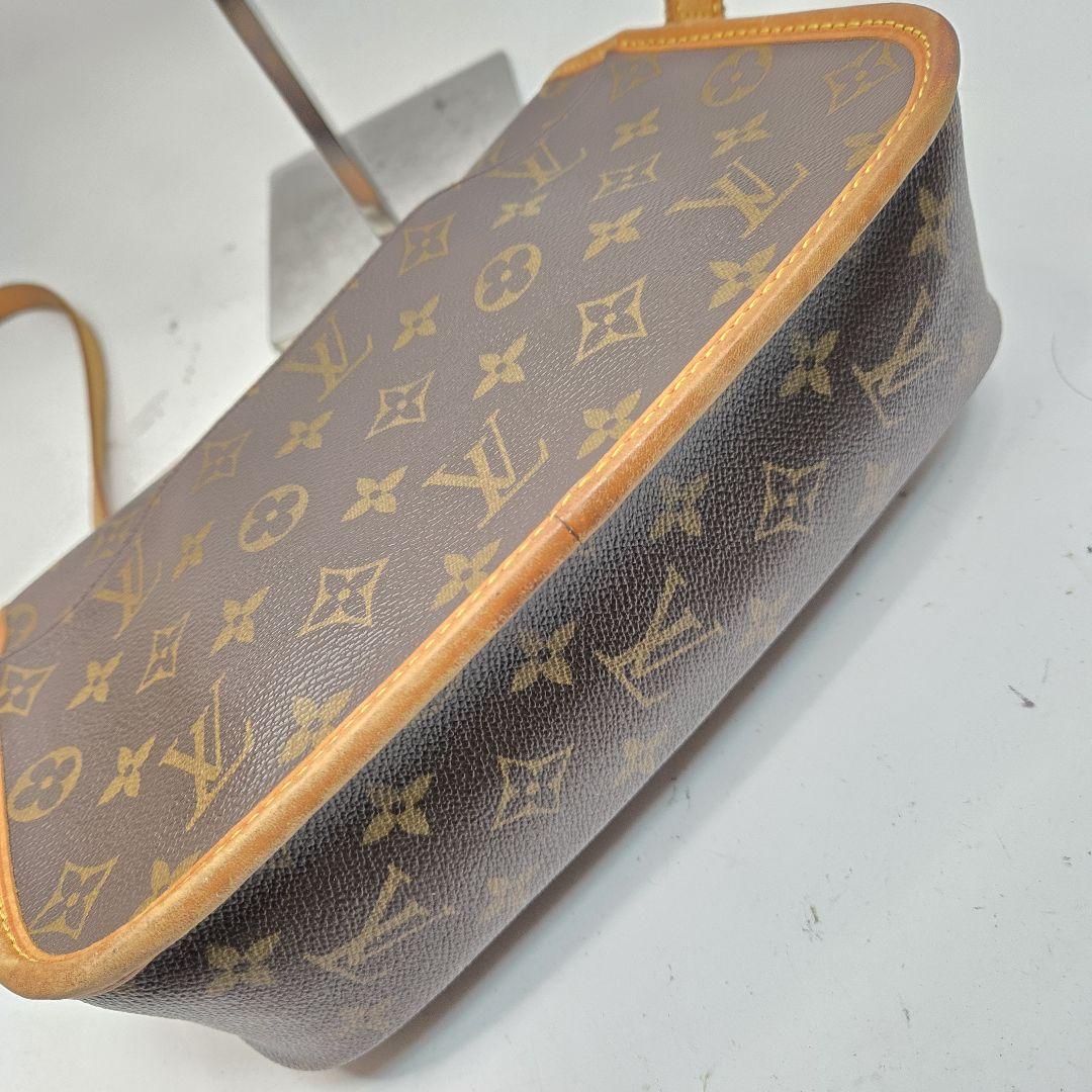 セール商品が満載 極美品 LOUIS VUITTON ソローニュ ショルダーバッグ 斜めがけ可 バッグ