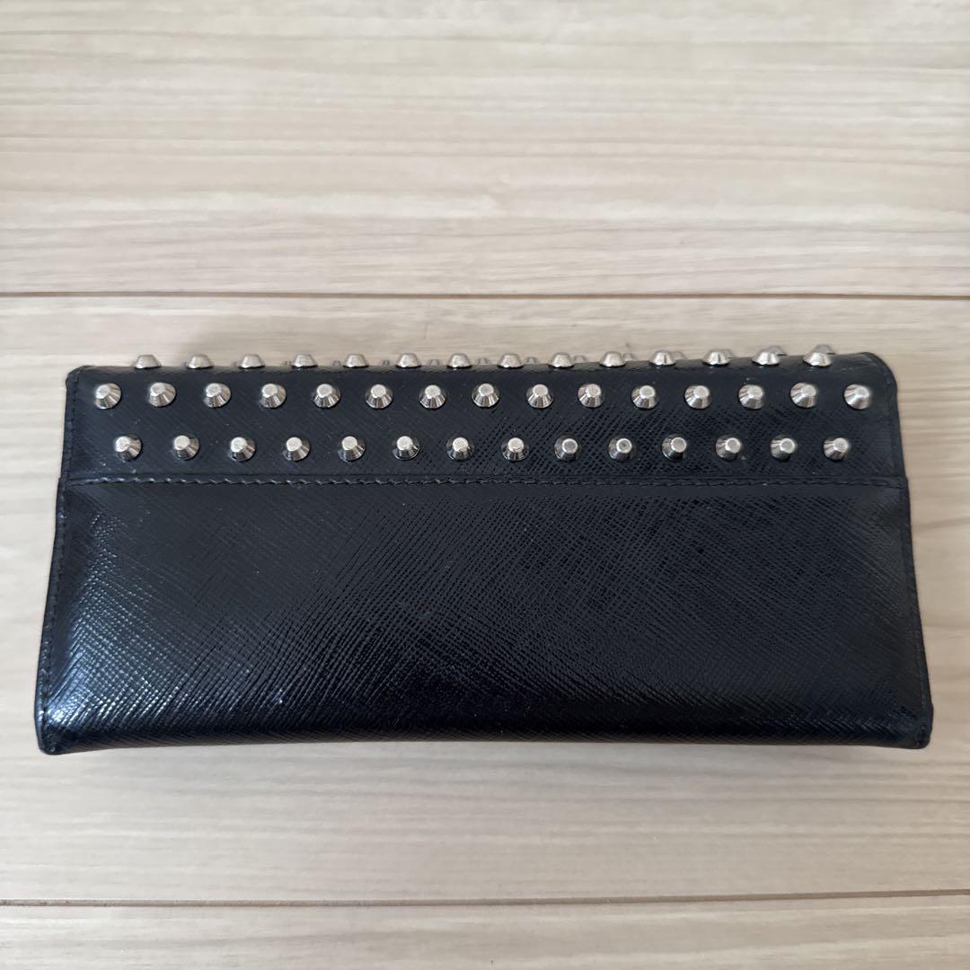 【大人気】PRADA プラダ パテントレザー スタッズ 長財布