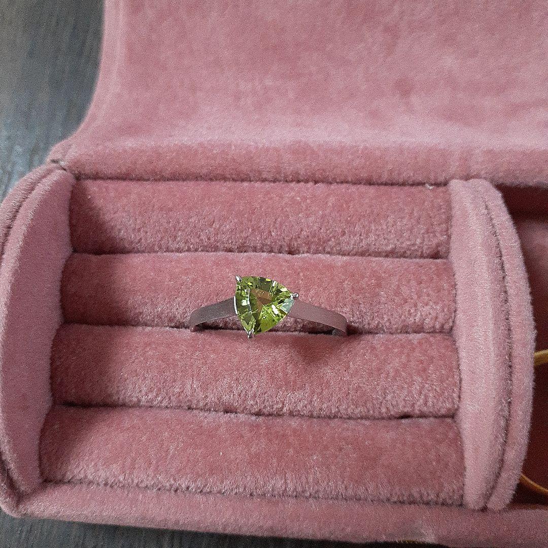 Pt900ペリドットリング　新品未使用品 ペリドット リング 指輪 大粒 9.92ct Pt900 限定 1点限り 8月
