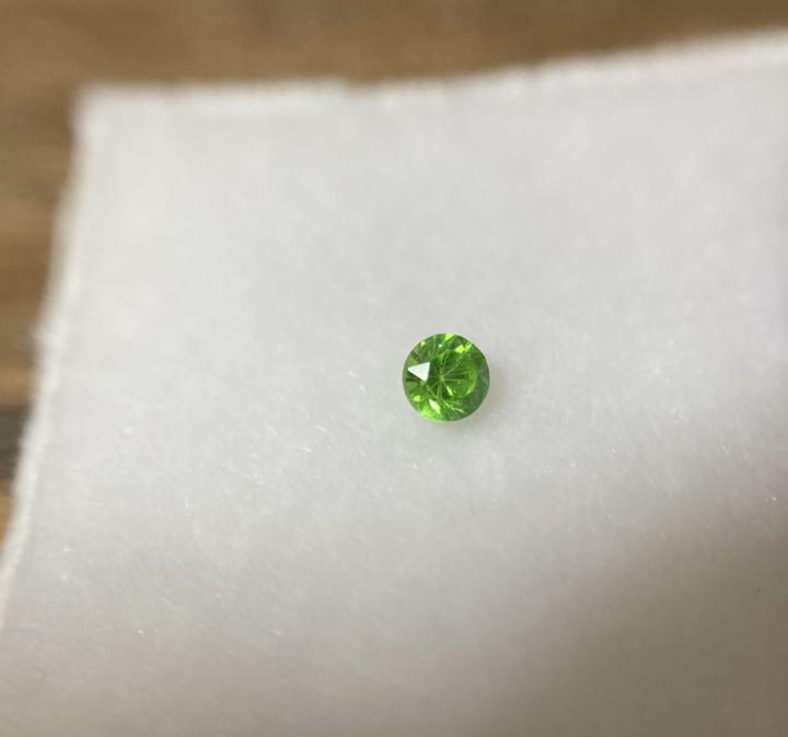 レーザービーム✳︎デマントイドガーネット✳︎1ピース ①ホーステール 【おしゃれ】 レーザービーム✳︎0.081ctデマントイドガーネット②ソーティング付ホーステール 各種パーツ