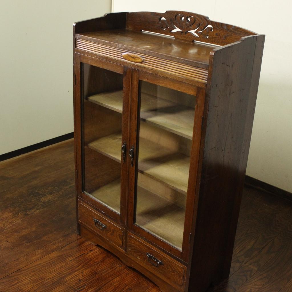 戸棚傷や汚れあり