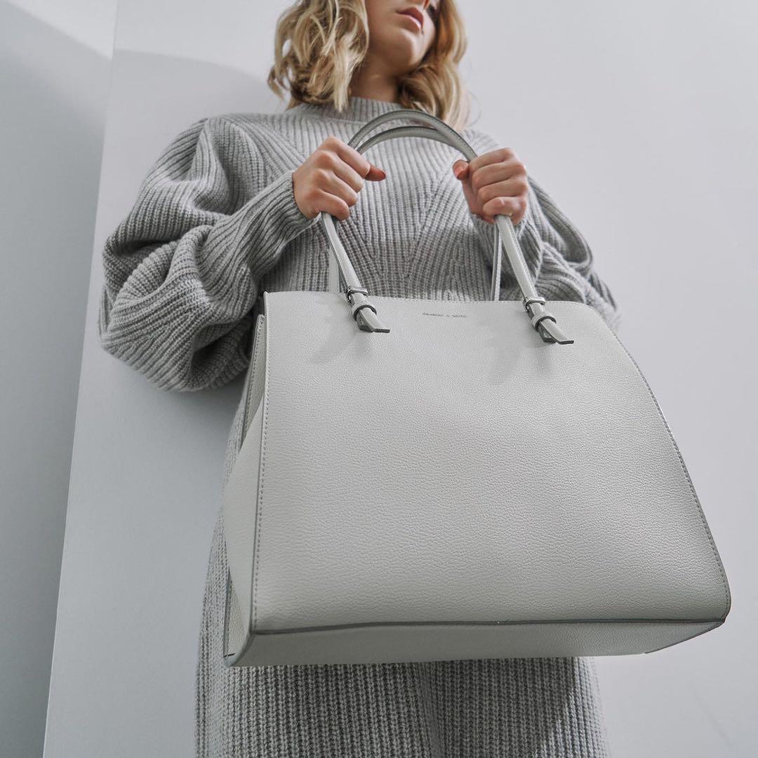 【CHARLES&KEITH】クラシックダブルハンドルトートバッグ グレー CHARLES&KEITH クラシックダブルハンドル トートバッグ グレー