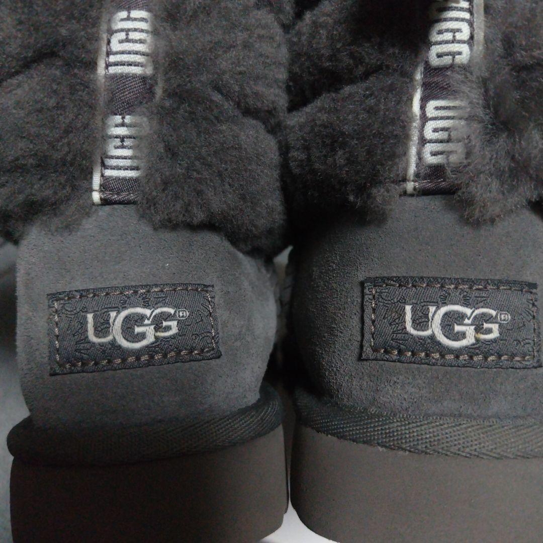 ♠ UGG
