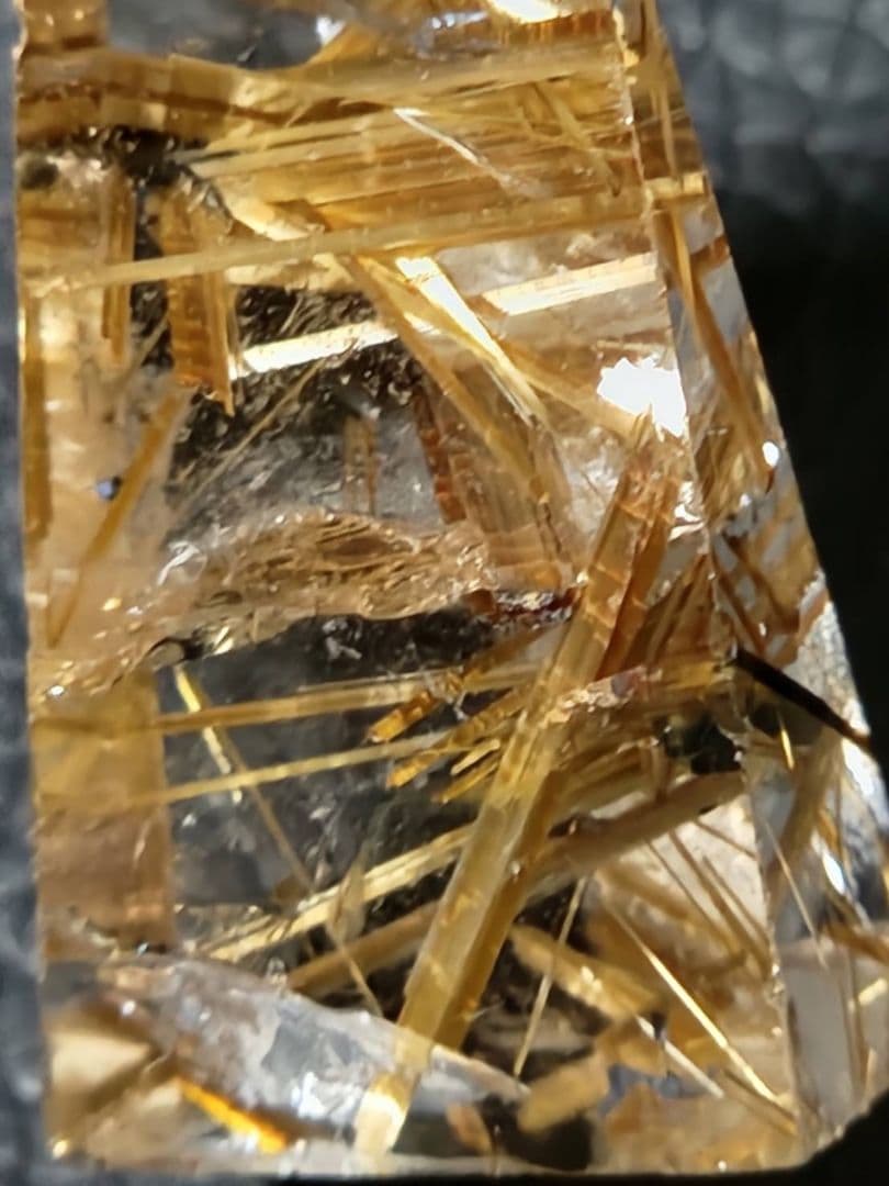 タイチンルチルクォーツ ポイント