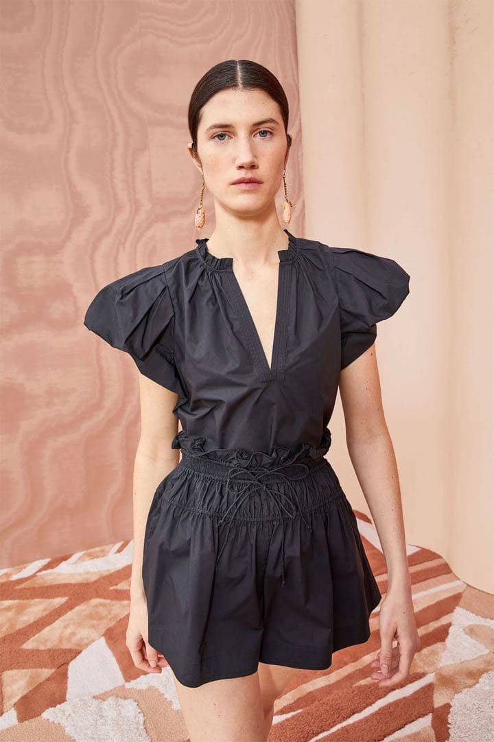 ✨人気新作 新品 UllaJohnson トップス ✨人気新作 新品 UllaJohnson トップス