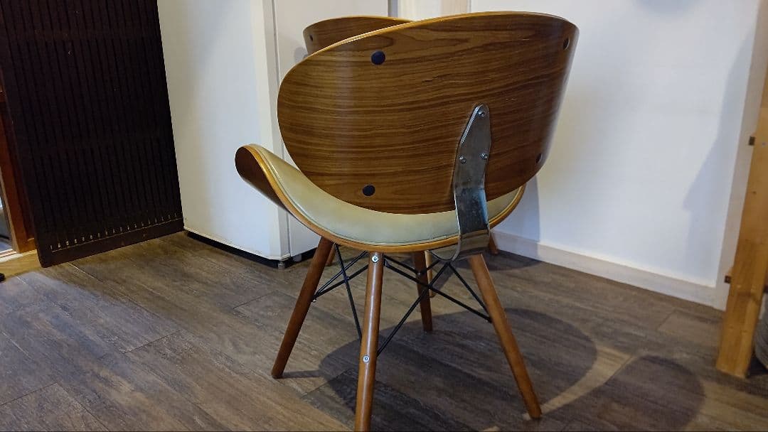 シェルデザインの木製椅子 1脚目立った傷や汚れなし