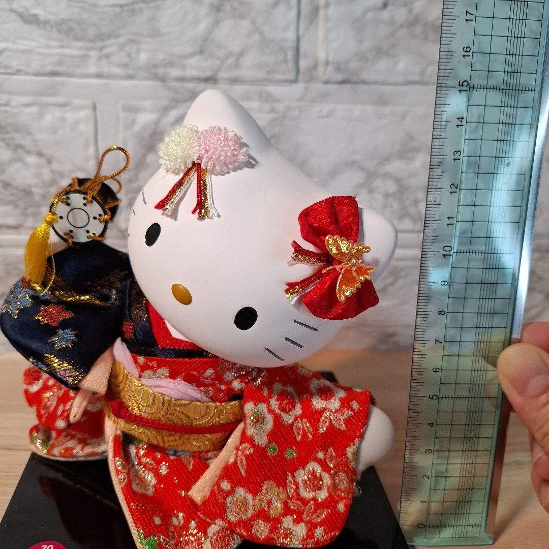ハローキティ　和風　招き猫マスコット　陶器　日本人形