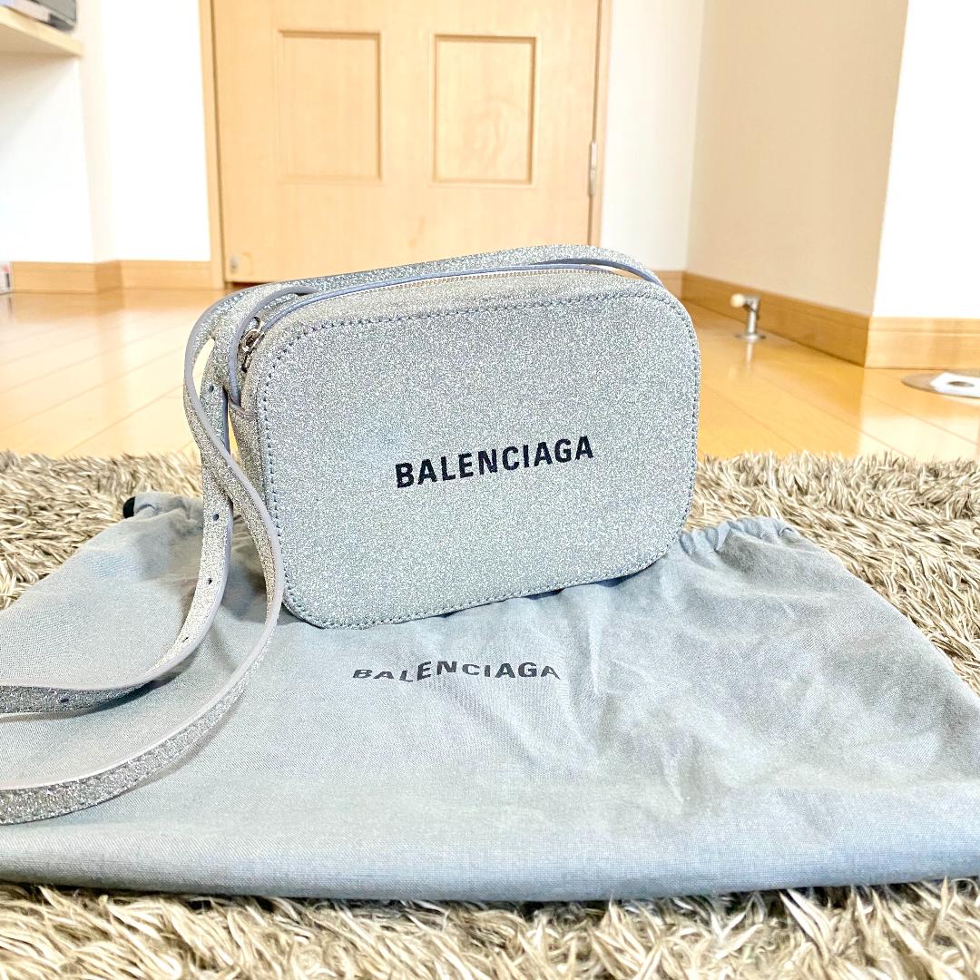 バレンシアガ エブリデイ カメラバッグ XS シルバー BALENCIAGA バレンシアガ エブリデイ ラメカメラバッグ XS（美品