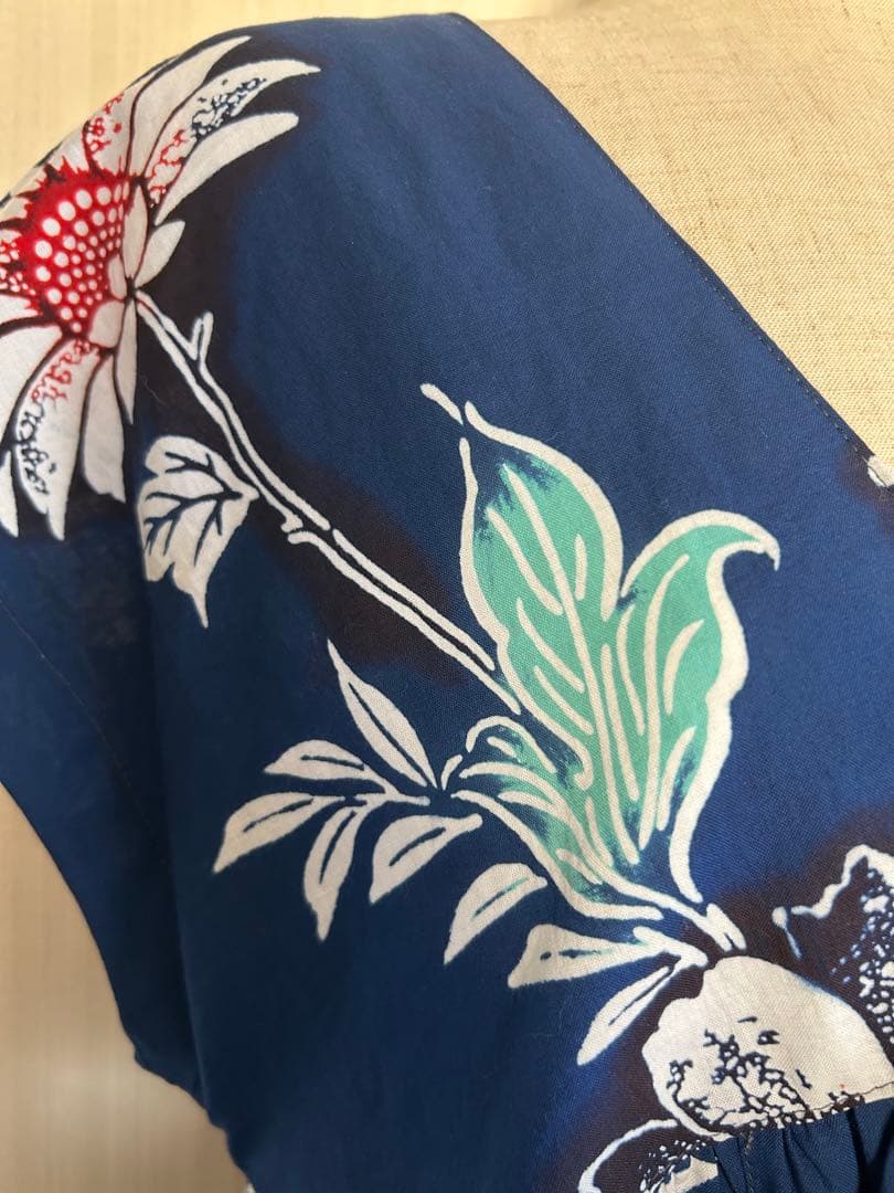 半袖ワンピース 反物目立った傷や汚れなし