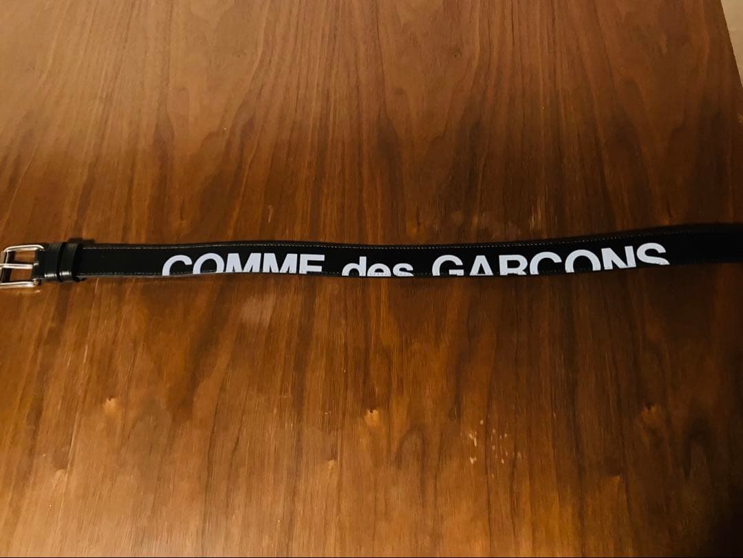 COMME des GARÇONS ロゴ入りベルト M COMME des GARÇONS ロゴ入りベルト M