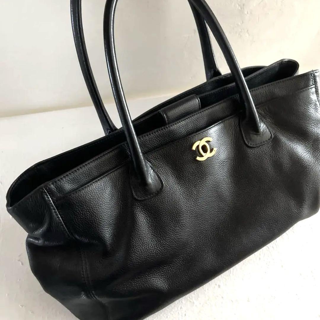 CHANEL エグゼクティブ　レザートートバッグ ゴールドロゴ