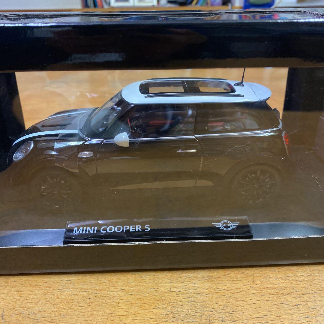 MINI 1:18 スケールモデル