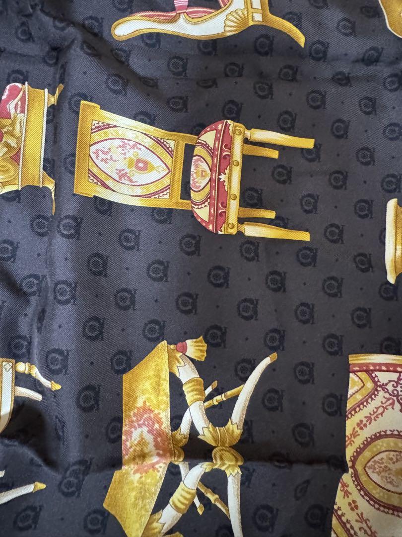 GUCCI グッチ　スカーフ　オールドグッチ　ヴィンテージ　バロック柄