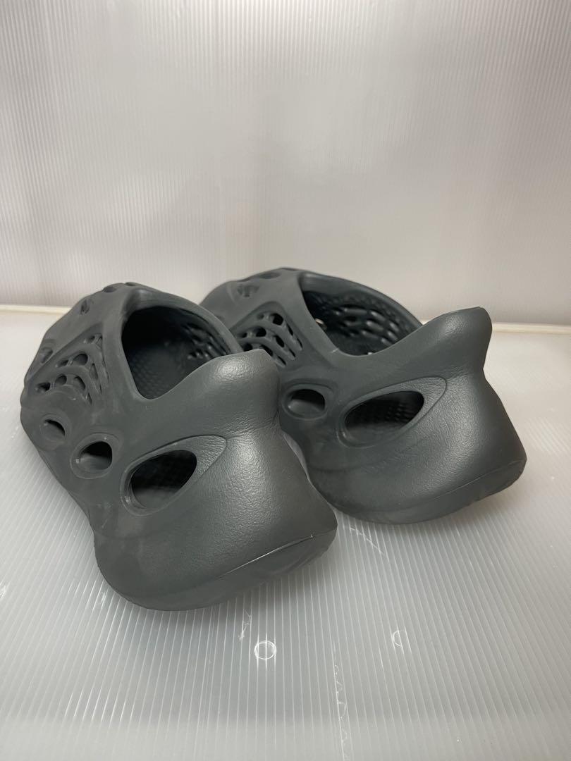 美品 数回使用　YEEZY Foam Runner 