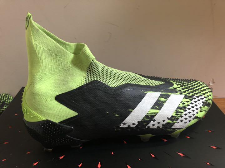 アディダスサッカースパイク プレデター フリーク + FG