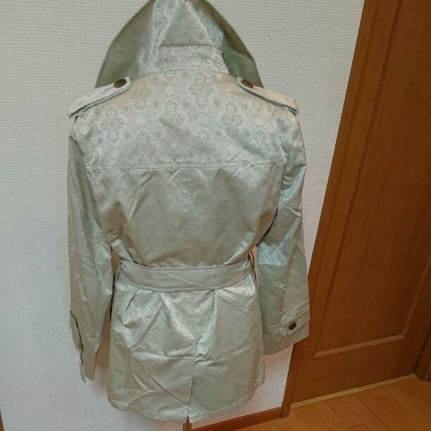 アクアスキュータム トレンチコート