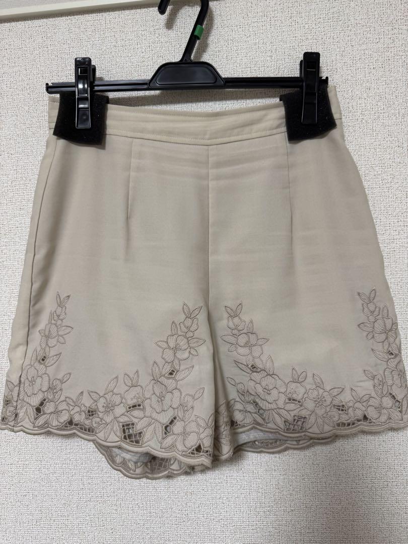 パンツ AMERI MEDI LACE EMBROIDERY SHORT PANTS