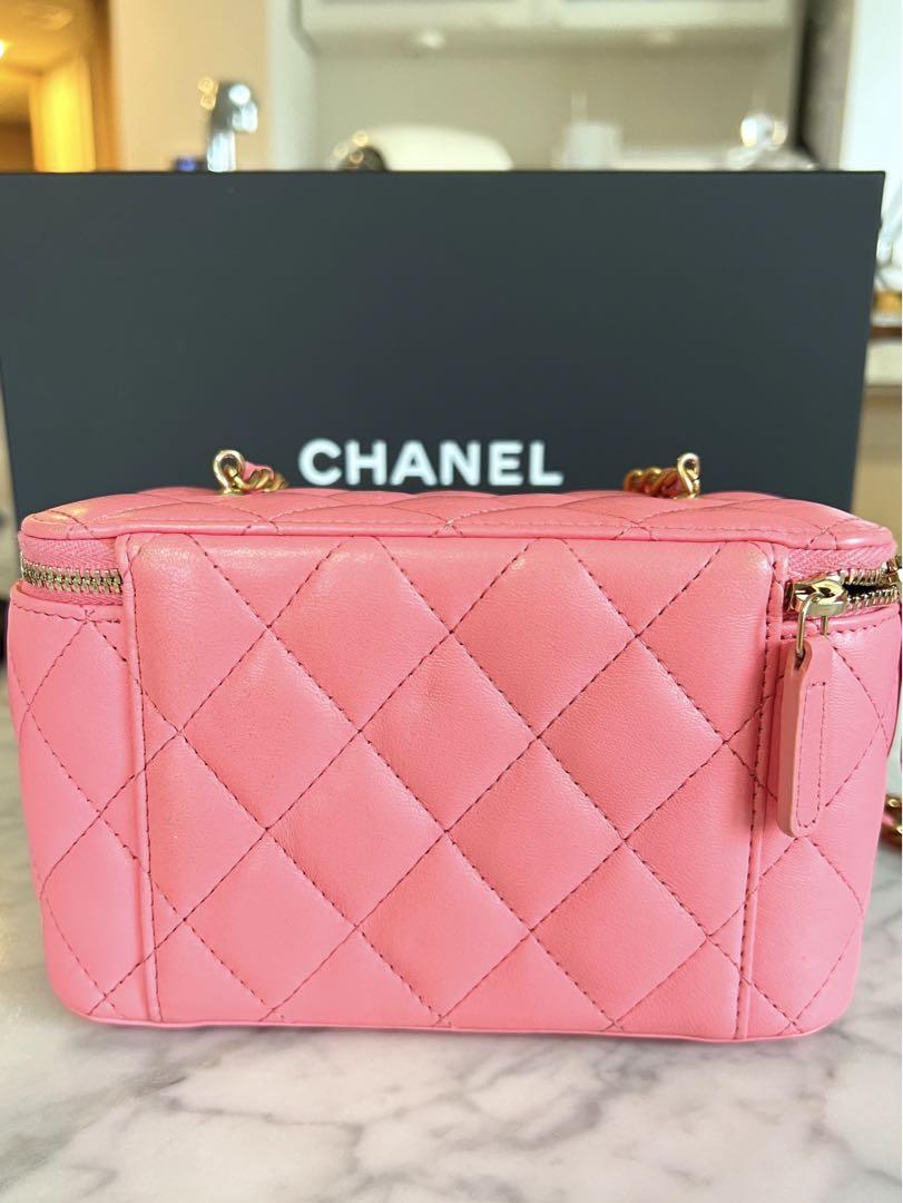 【使いやすい！可愛いフォルム♢】CHANEL *バニティケース シャネル】たっぷり収納できるバニティバッグが人気です💗【細畑