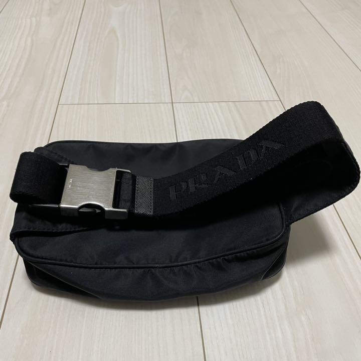 PRADA ボディバッグ