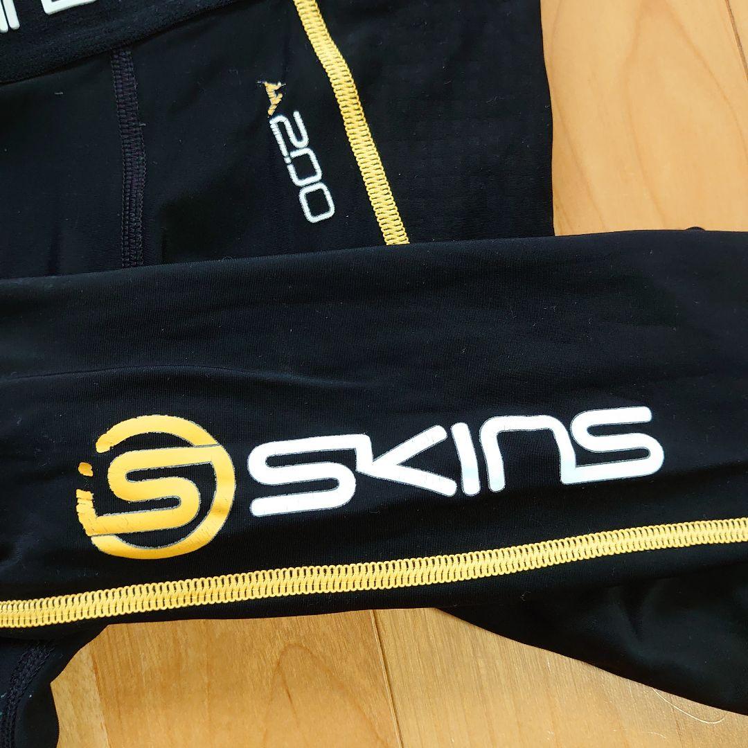 skins　A200　上下