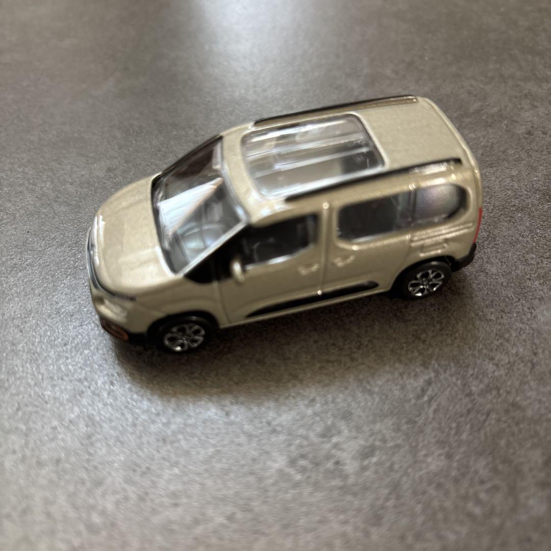 シトロエンベルランゴ　ミニカー