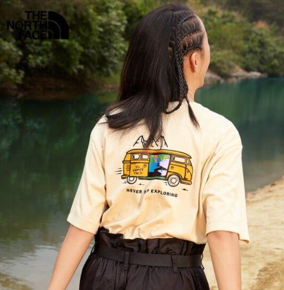 ☆海外限定発売品!THE NORTH FACE ベースキャンプバスTシャツ