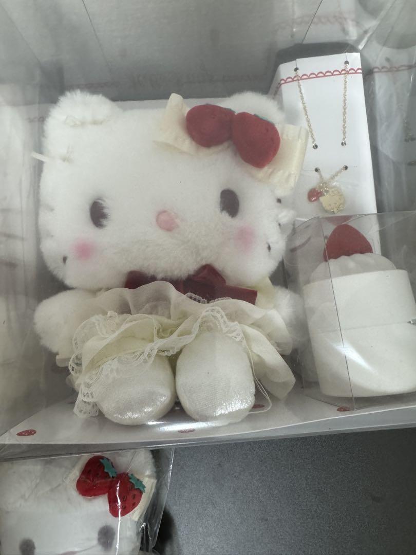 新品未使用　サンリオ　ショートケーキ　ハローキティ　ぬいぐるみ　ネックレス