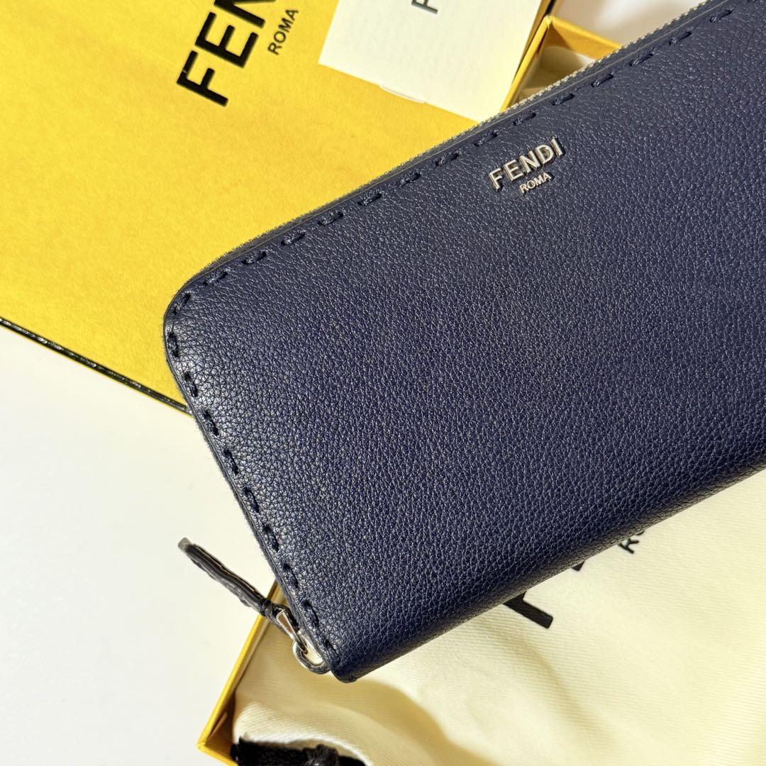 ⭐️新品未使用⭐️　FENDI　フェンディ　セレリア　長財布　レザー　ロゴ金具