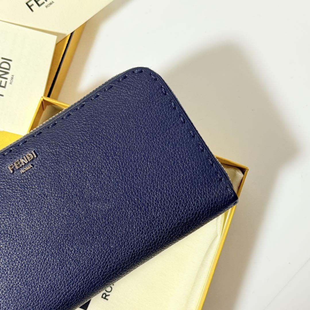 ⭐️新品未使用⭐️　FENDI　フェンディ　セレリア　長財布　レザー　ロゴ金具