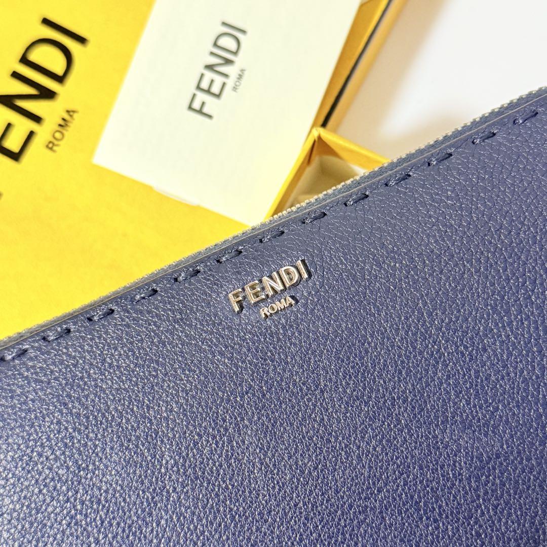 ⭐️新品未使用⭐️　FENDI　フェンディ　セレリア　長財布　レザー　ロゴ金具